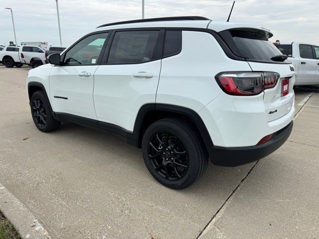 New 2026 Bright White Clear-Coat Exterior Paint Jeep Latitude image 4