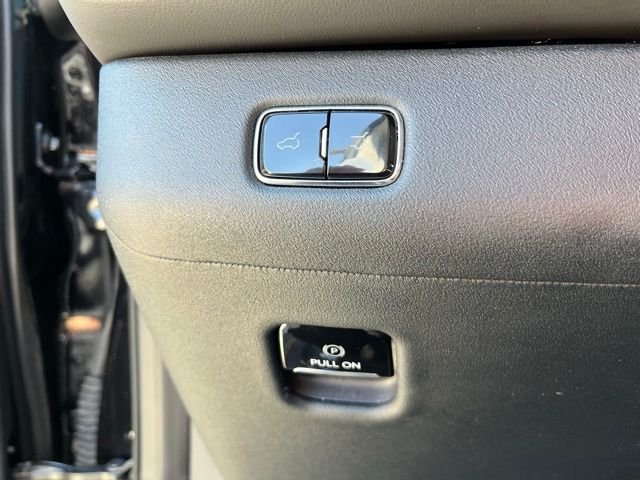 Used 2025 Black Metallic Lincoln Reserve image 20