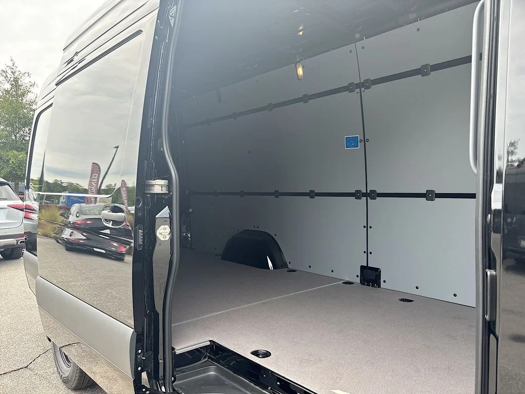 New 2026  Mercedes-Benz Cargo 170 WB image 17