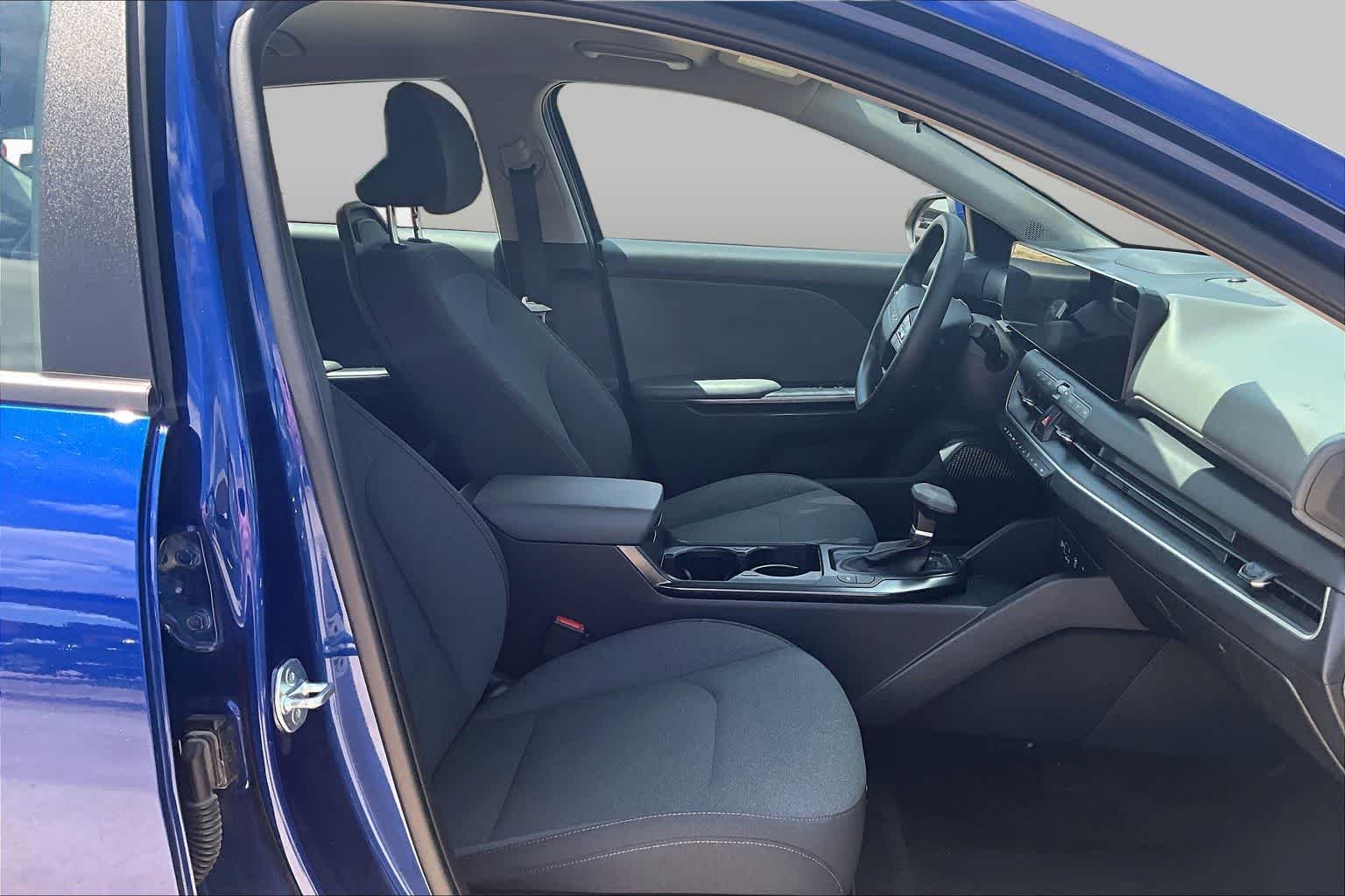 Used 2025 Deep Sea Blue Kia LXS image 6