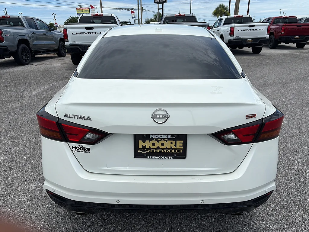 Used 2024 WHITE Nissan  image 7