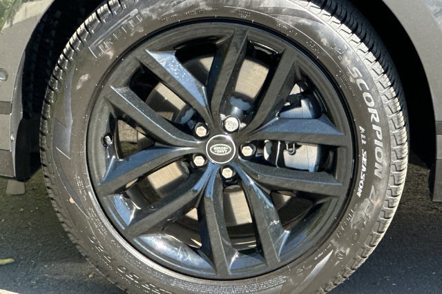 Used 2026 Gray Land Rover Dynamic SE image 25