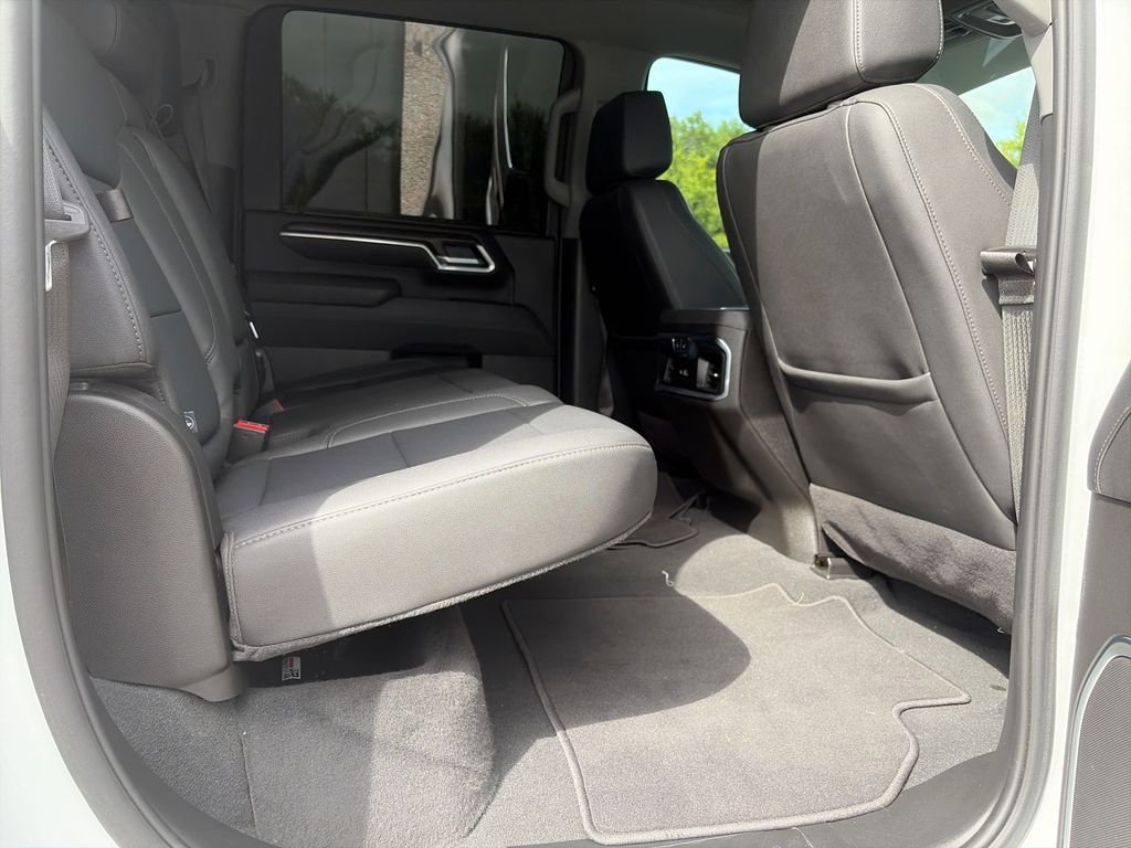 Used 2025 White GMC SLT image 28