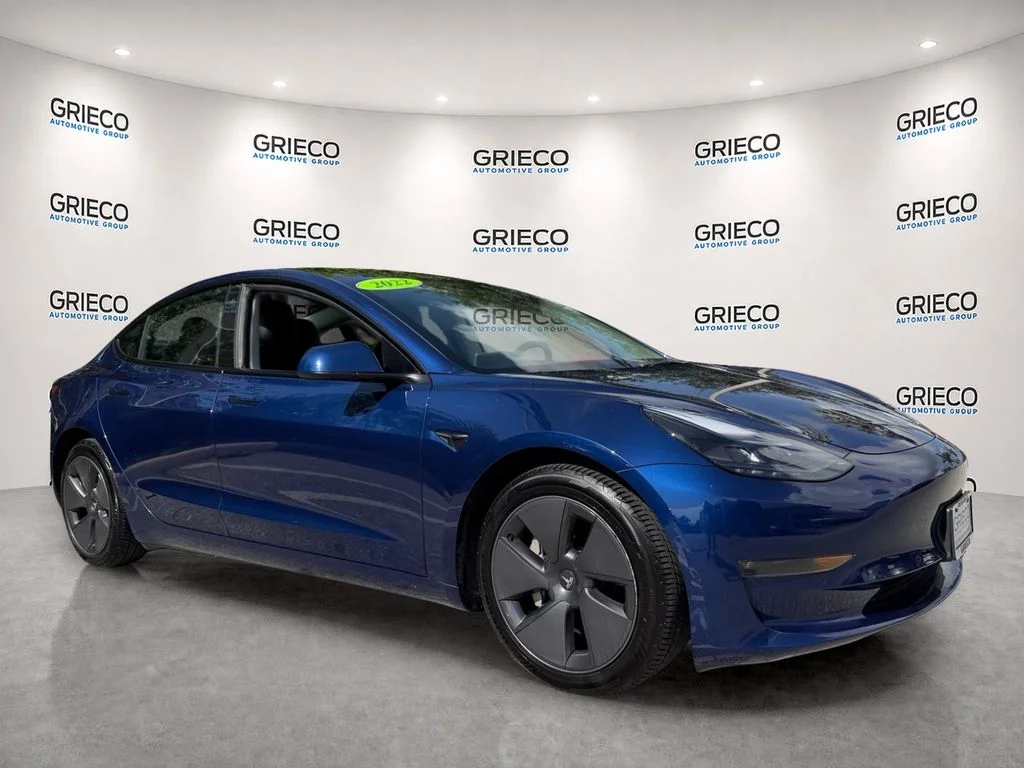 Used 2022  Tesla Long Range image 1