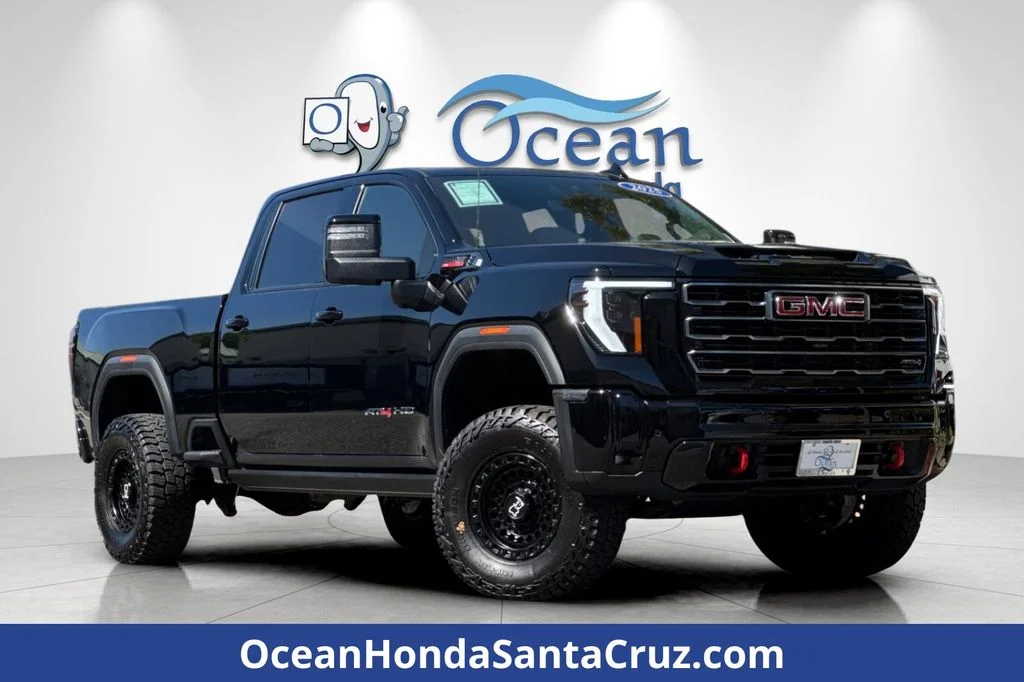 2025 GMC Sierra 4WD Crew Cab Standard Box AT4's photo