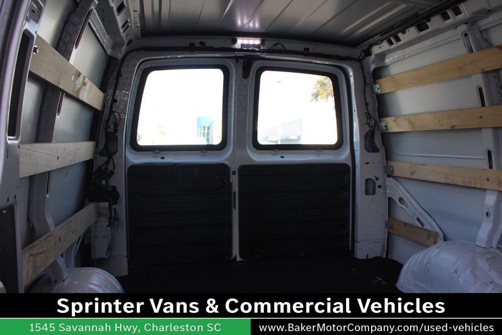 2023 GMC Savana Cargo Work Van - Photo 20