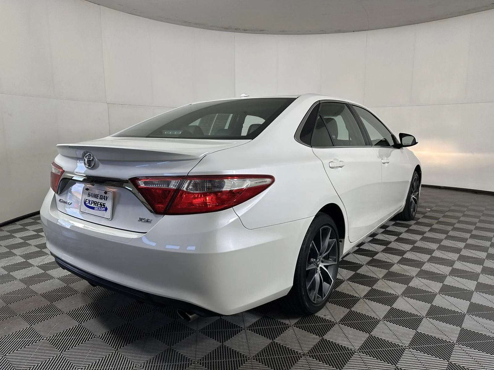 Used 2017 Blizzard Pearl Toyota XSE image 14