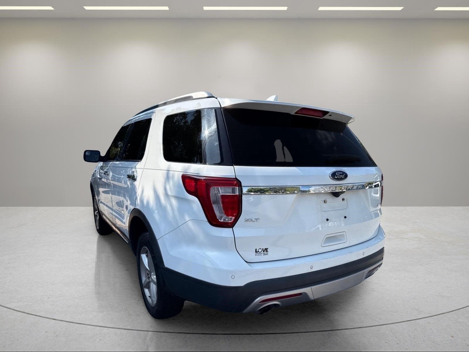 Used 2016 Oxford White Ford XLT image 7