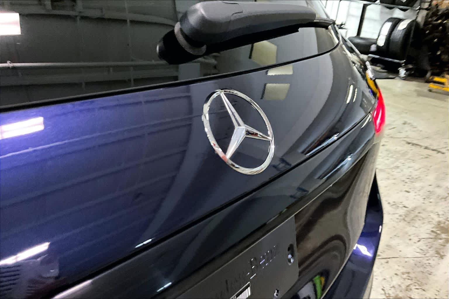 Used 2024 Nautical Blue Metallic Mercedes-Benz GLC 300 image 30