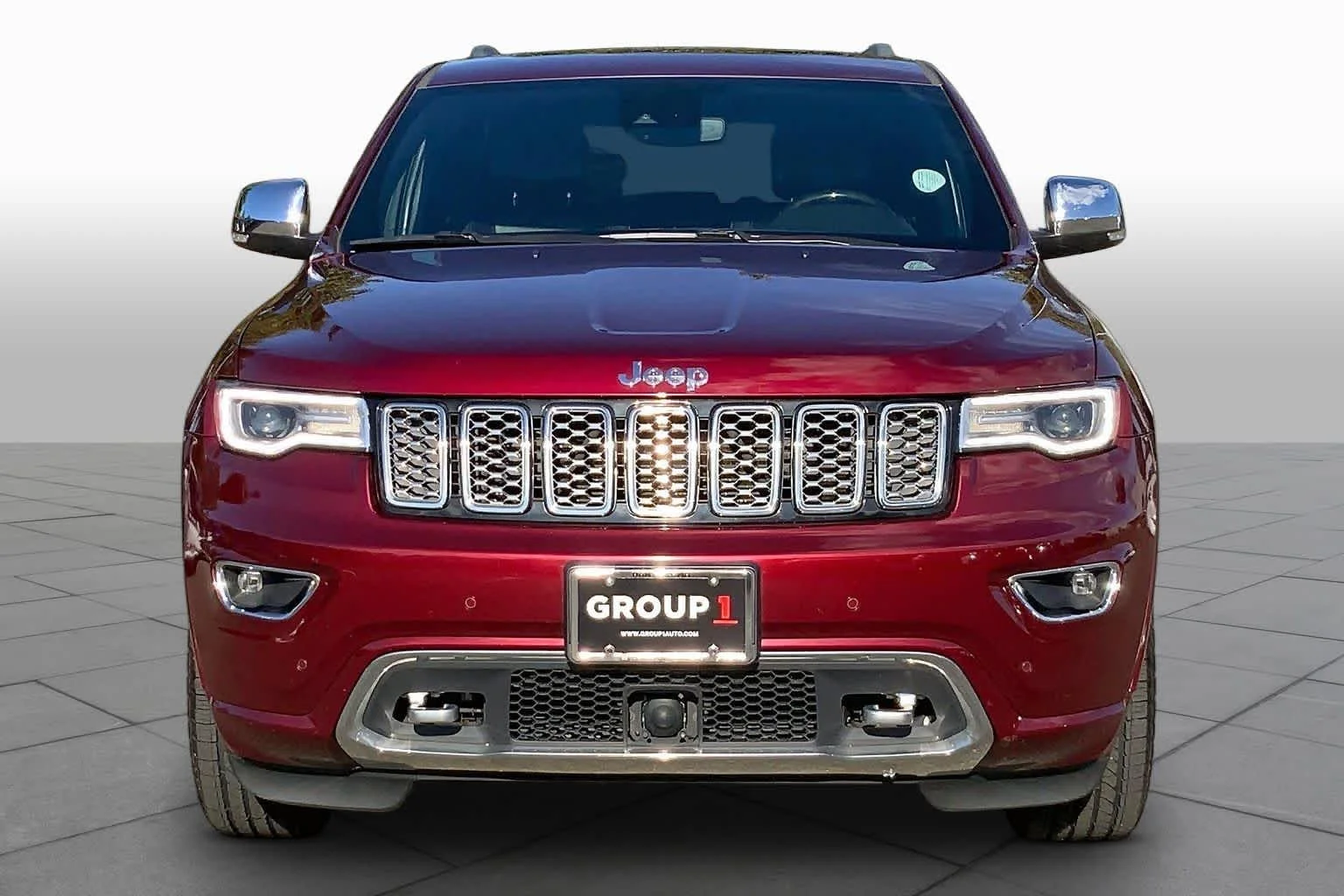 Used 2020 Velvet Red Pearlcoat Jeep Overland image 4