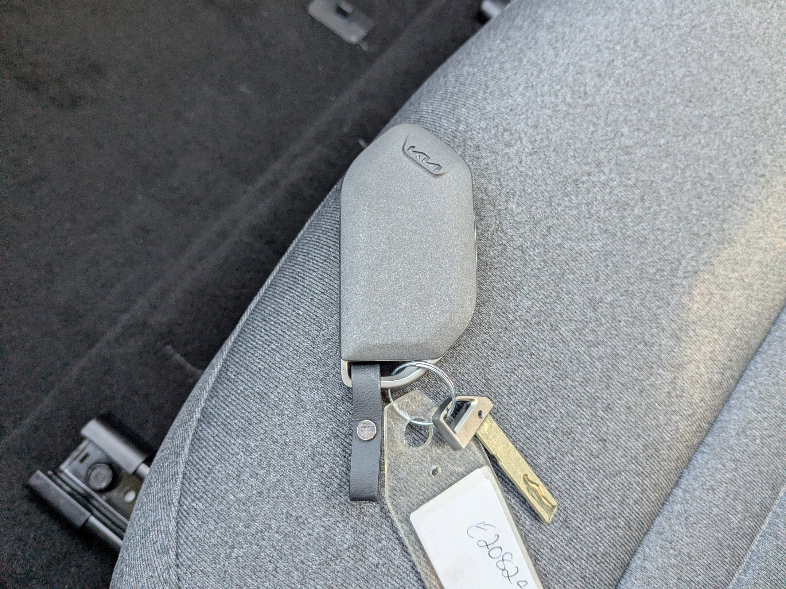 New 2025 Snow White Pearl Kia EX image 35