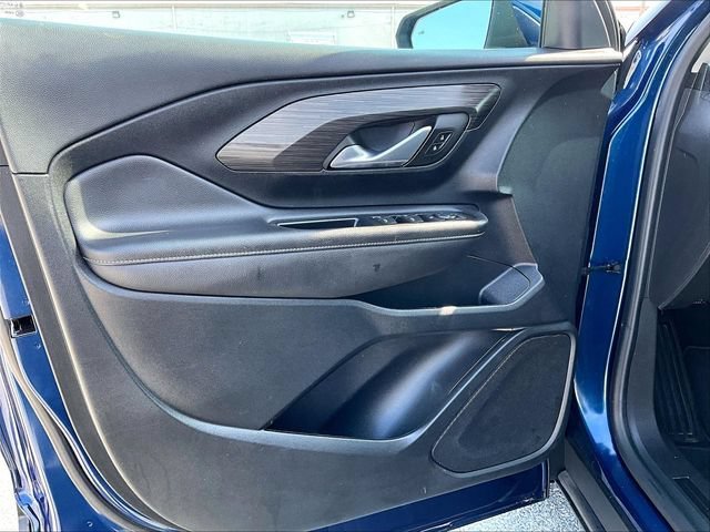 Used 2022 Marine Metallic GMC SLE image 9