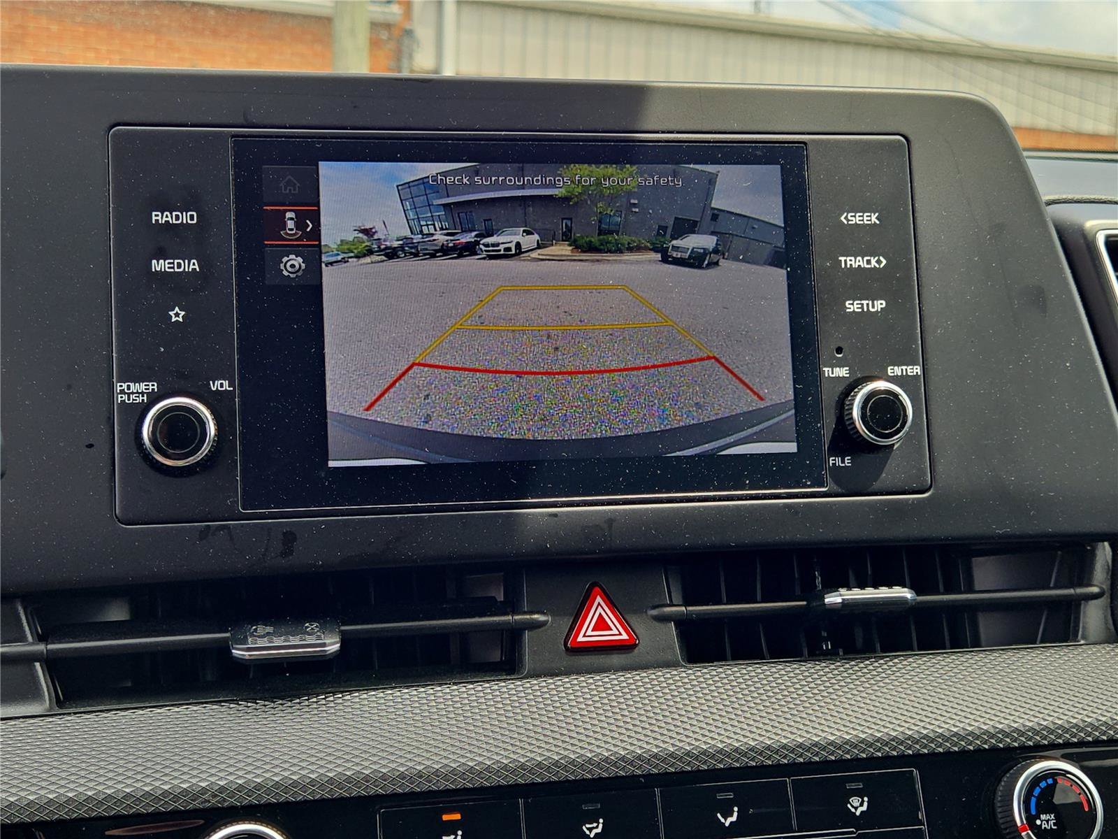 2025 Kia Sportage LX - Photo 27