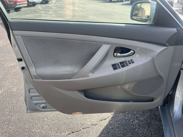 Used 2010 Blue Toyota Base image 19