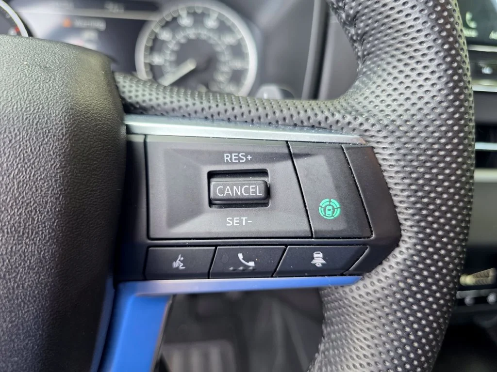 Used 2023 Silver Mitsubishi SE 2.5 2WD image 24
