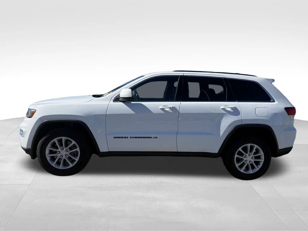Used 2022 White Jeep Laredo E image 2