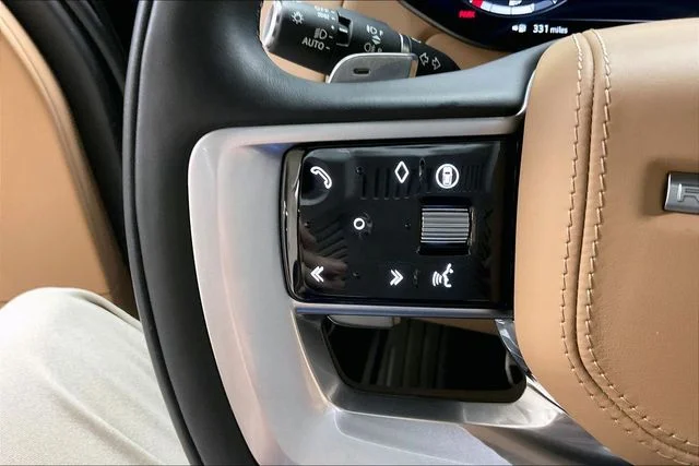 Used 2025 Gray Land Rover SE image 18