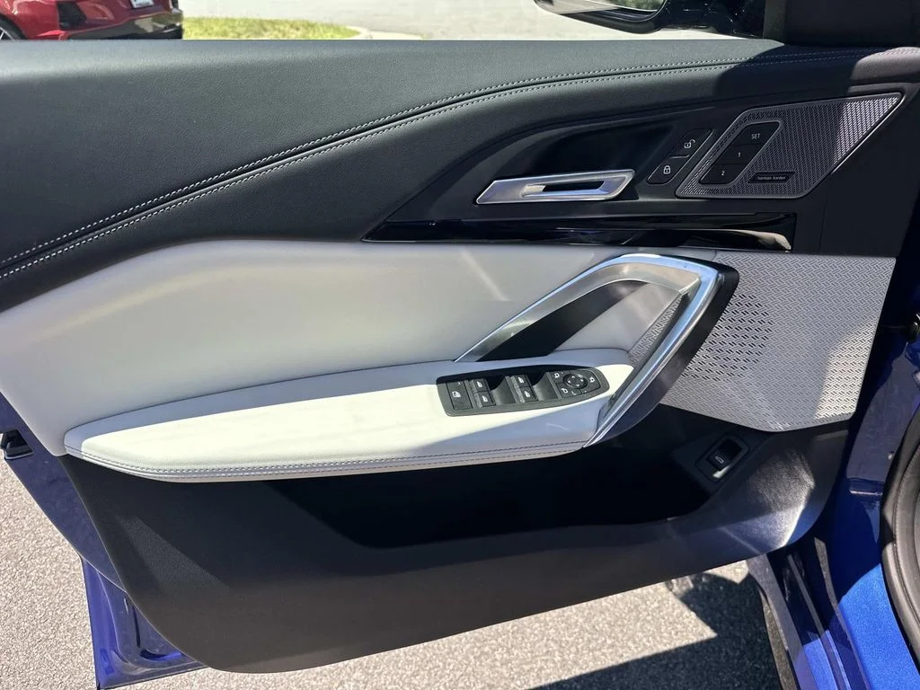 Used 2026 Blue Metallic BMW xDrive28i image 20