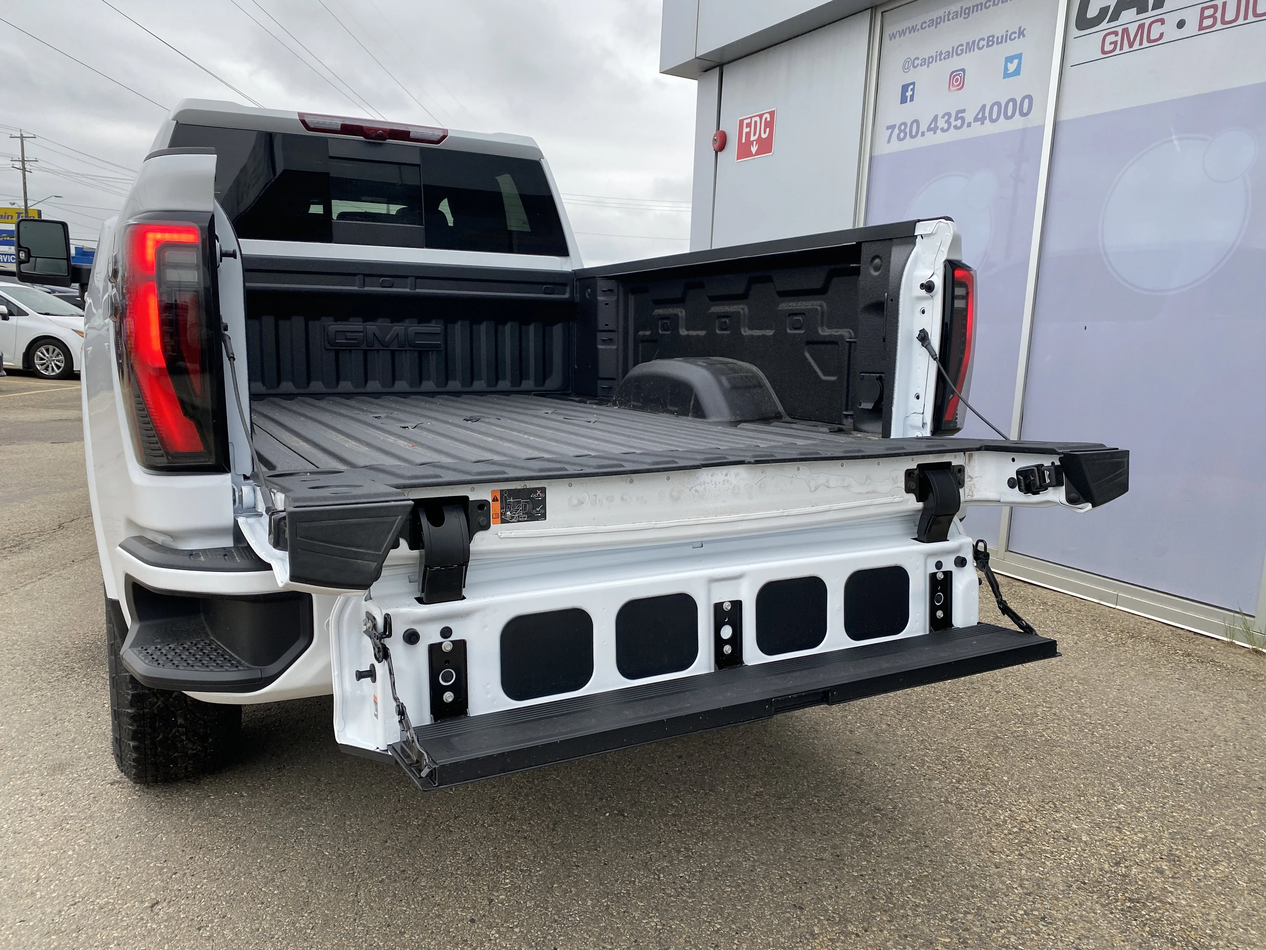 New 2026 Summit White GMC AT4 image 5