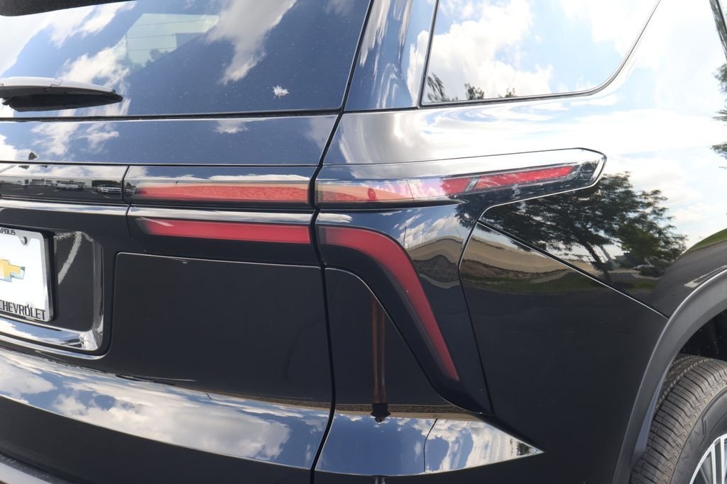 2027 Chevrolet Traverse LT - Photo 7