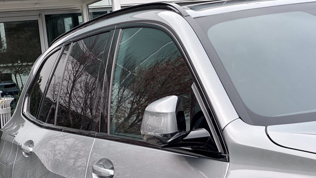 Used 2026 Skyscraper Grey Metallic BMW xDrive40i image 3