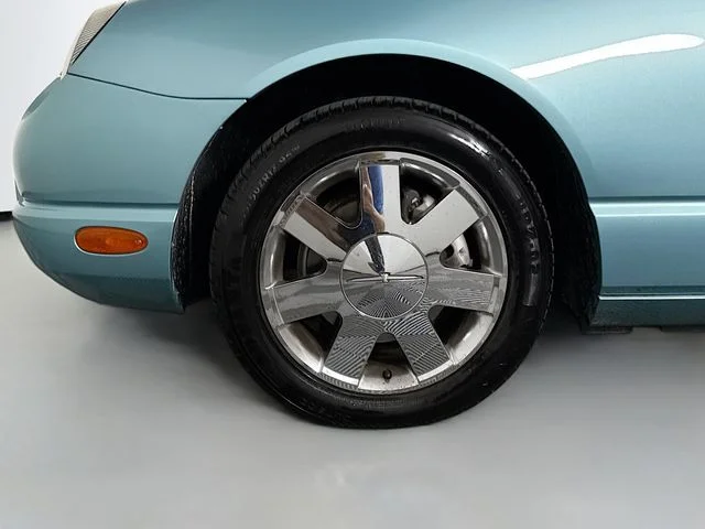 Used 2002 Blue Ford Base image 25