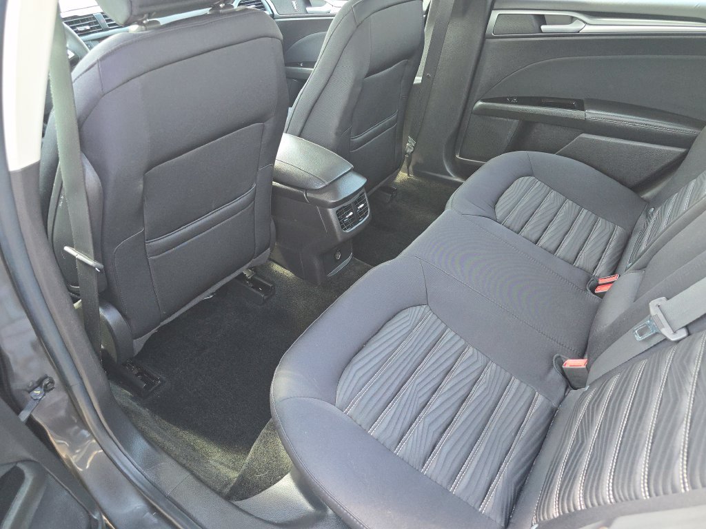 Used 2016 Gray Ford SE image 20