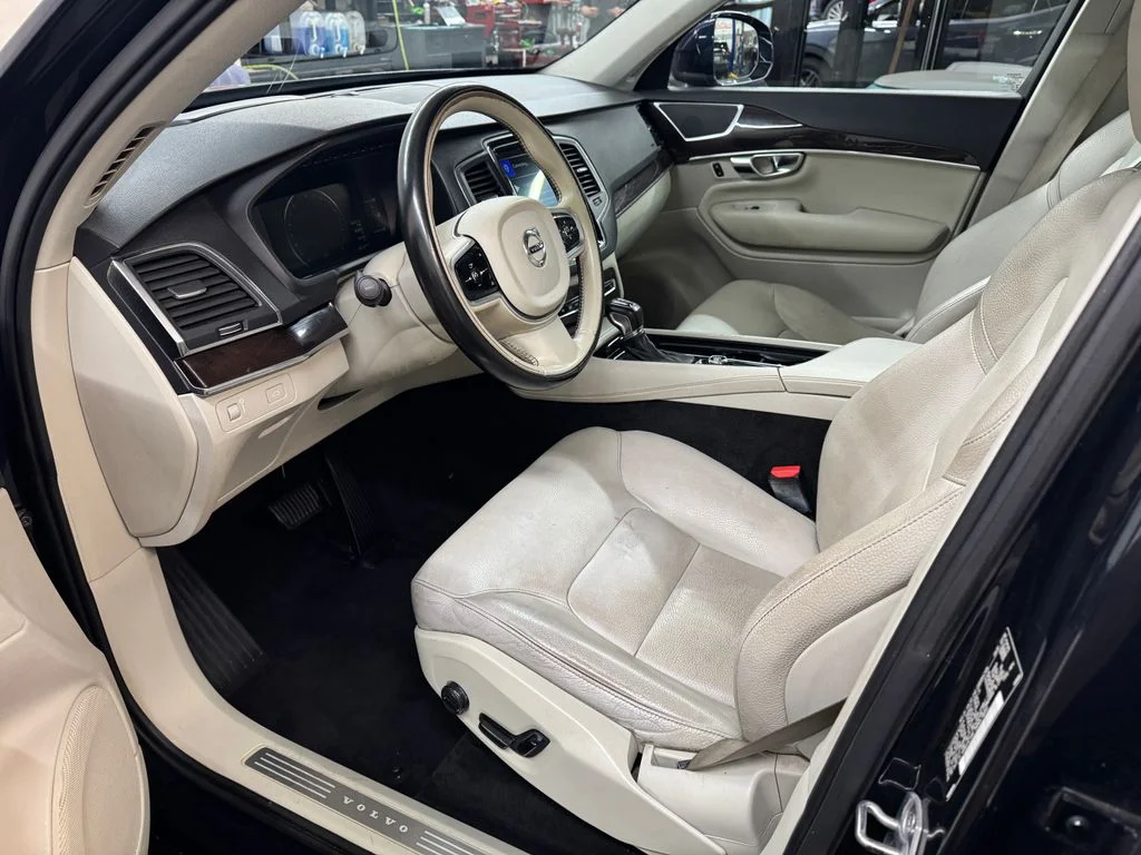 Used 2019 Blue Volvo T5 Momentum image 13