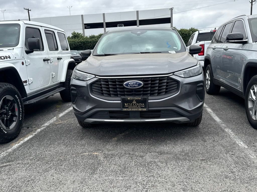Used 2024 Gray Ford Active image 2