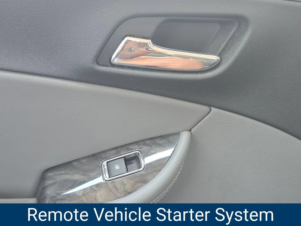 Used 2014 White Diamond Tricoat Chevrolet LT image 15