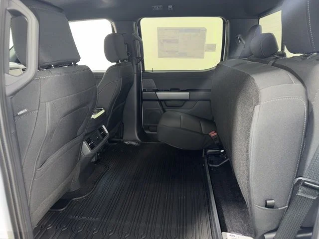 New 2026 Oxford White Ford XLT image 32