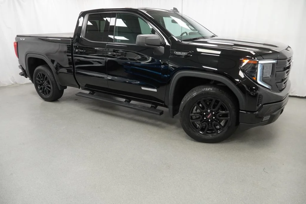 Used 2023 Onyx Black GMC Elevation image 6