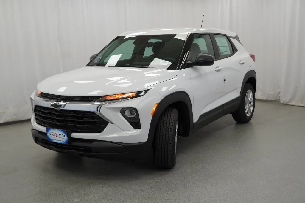 New 2026 Summit White Chevrolet LS image 18