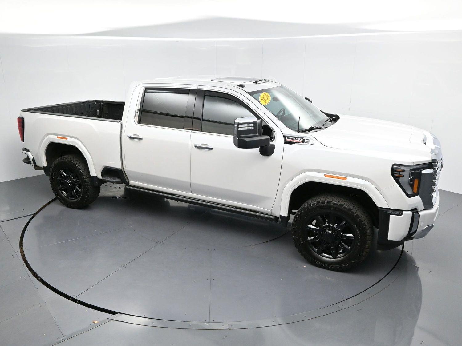 Used 2024 White Frost Tricoat GMC Denali image 42