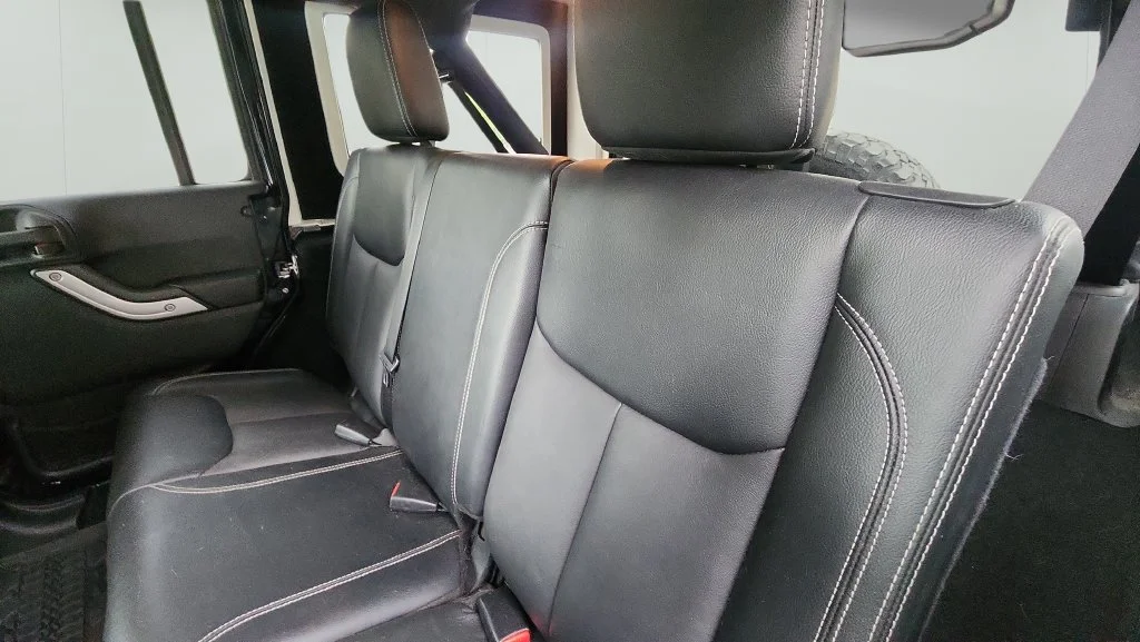 Used 2015 Black Jeep Unlimited Rubicon image 13