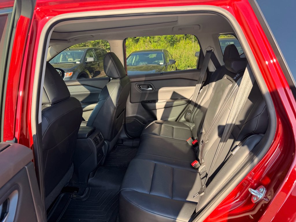 Used 2023 Scarlet Ember Tintcoat Nissan SV image 7