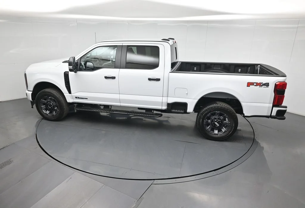 New 2026 Oxford White Ford XL image 37