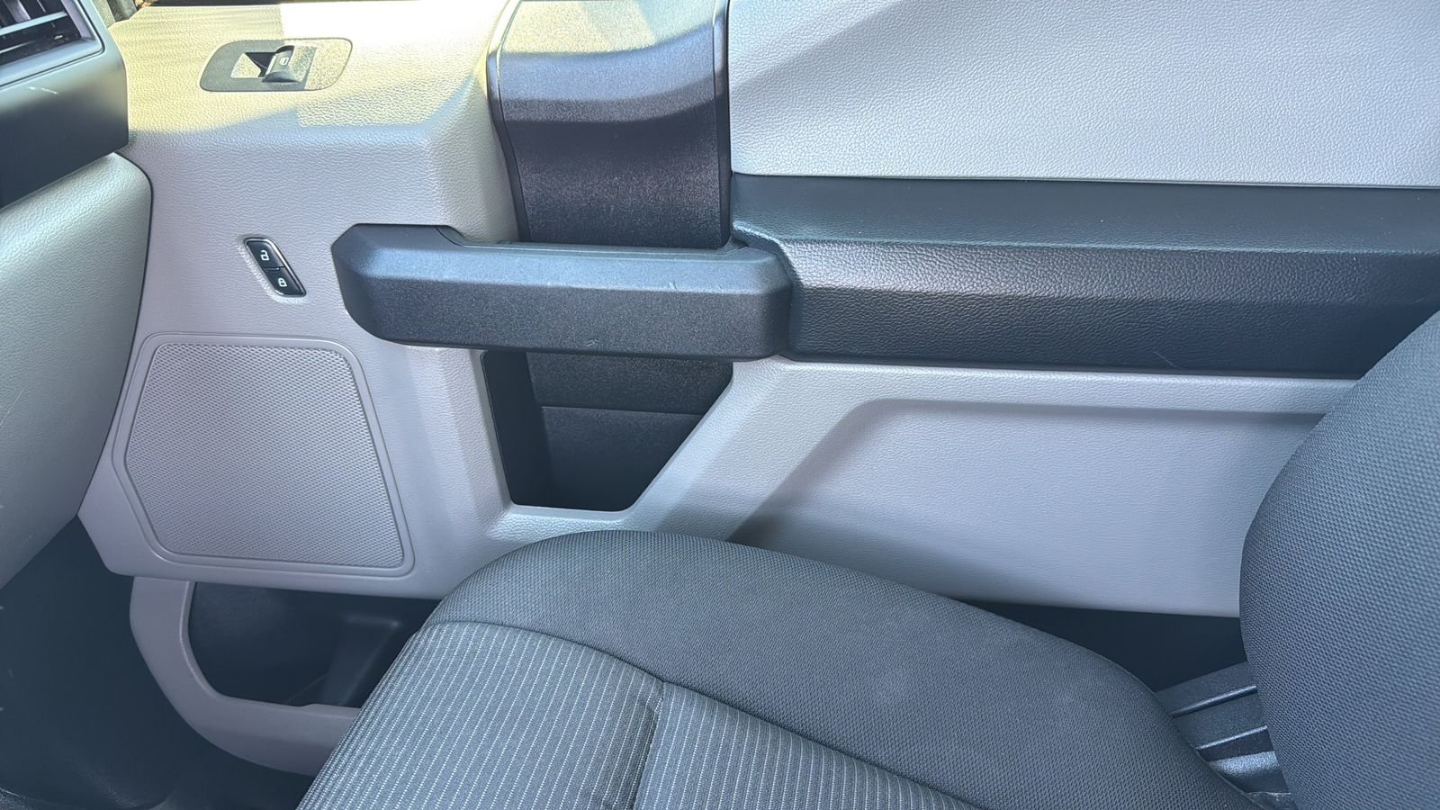 Used 2018 Gray Ford XL image 23
