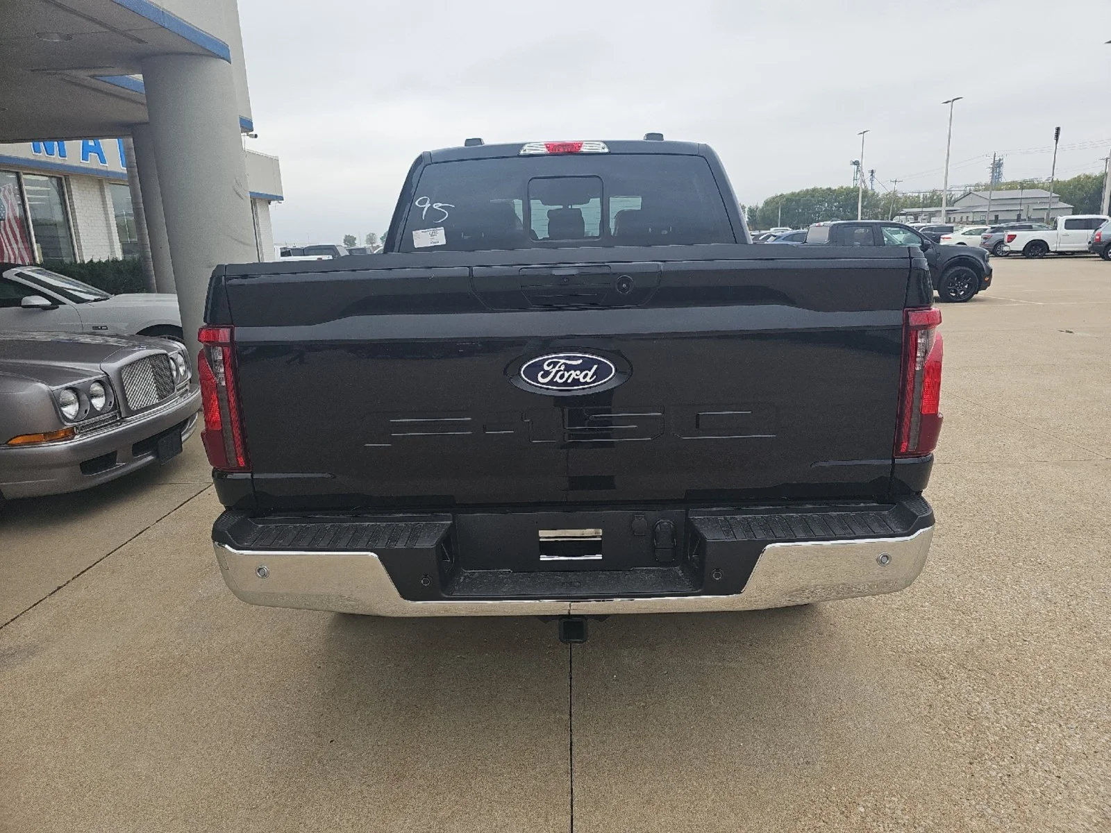 New 2026 Agate Black Metallic Ford XLT image 13
