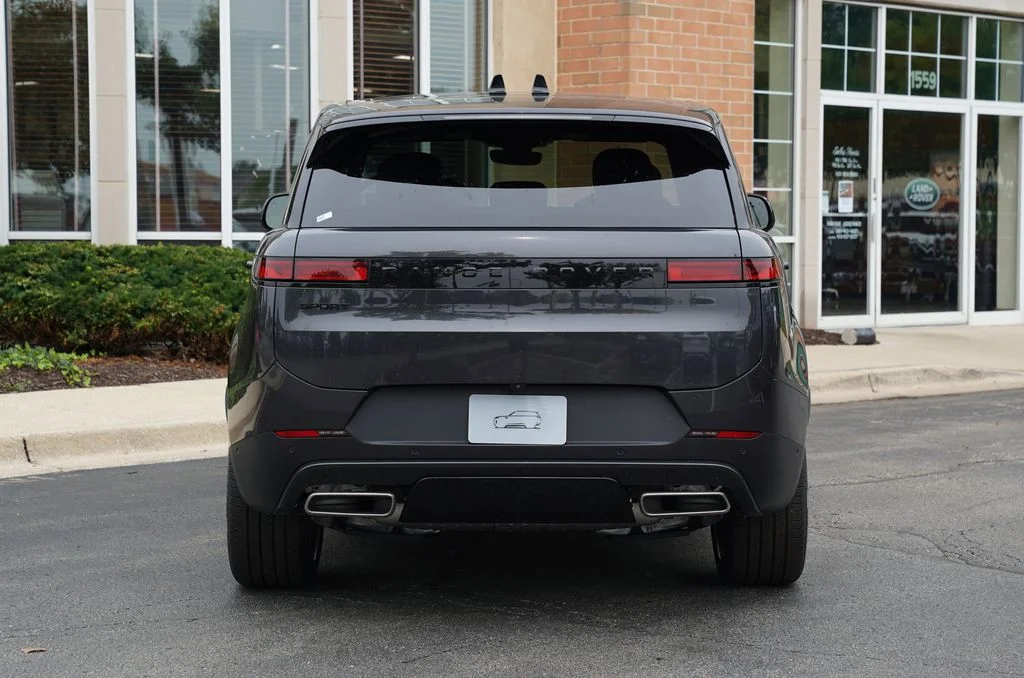 New 2026 Carpathian Grey Land Rover SE image 5