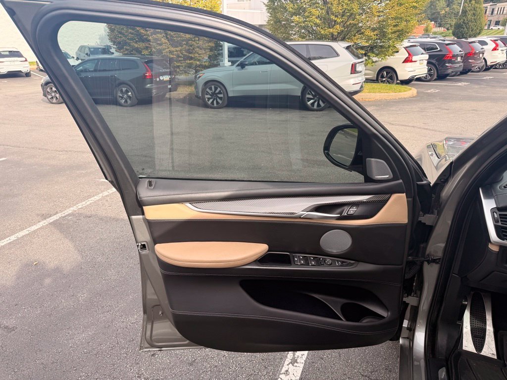 Used 2017 Gray Metallic BMW Base image 18