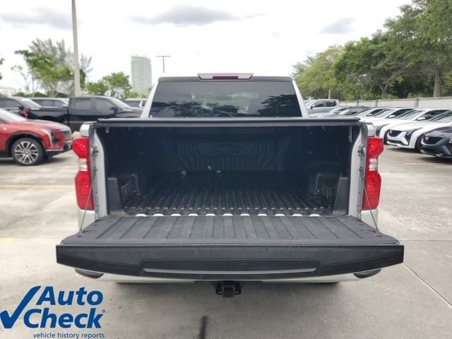 Used 2020 Silver Chevrolet LT image 9