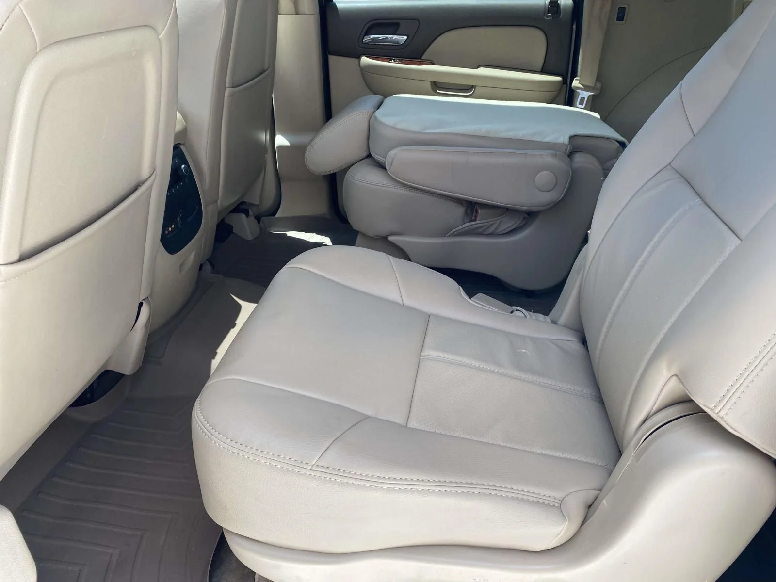 Used 2013 Gold GMC SLT 1500 image 11