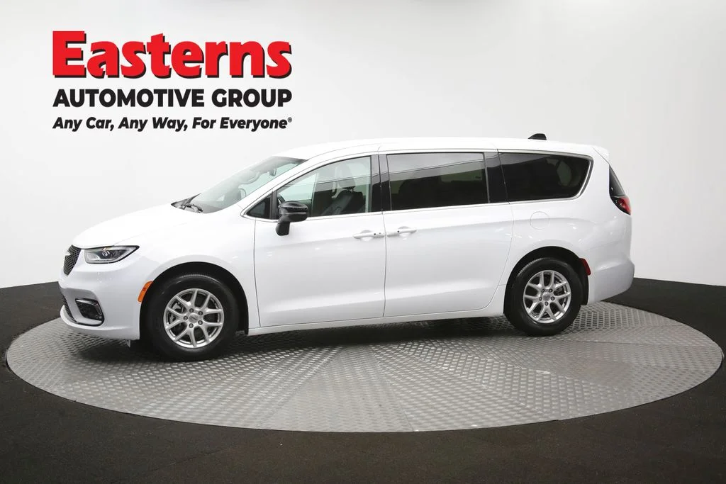 Used 2024 White Chrysler Touring L image 59