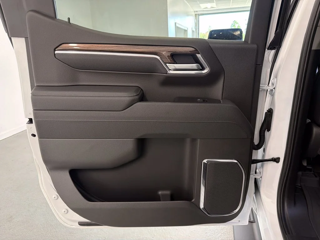 New 2026 Summit White Chevrolet LT Trail Boss image 9