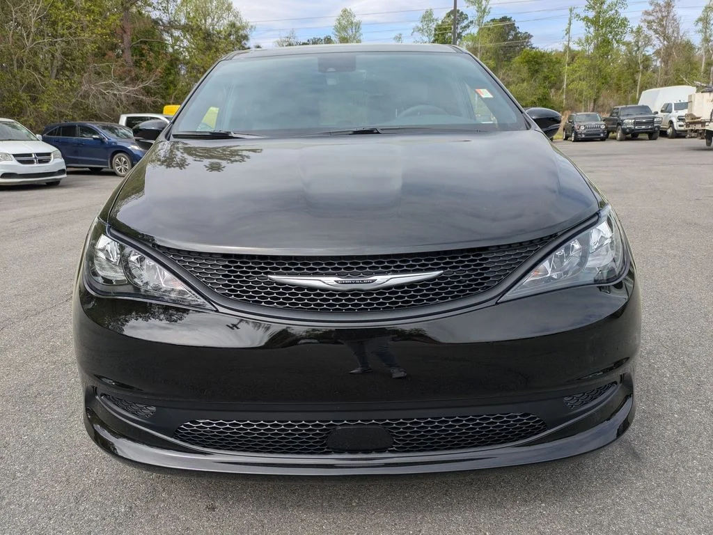 New 2026 Diamond Black Crystal Pearl-Coat Exterior Paint Chrysler LX image 10