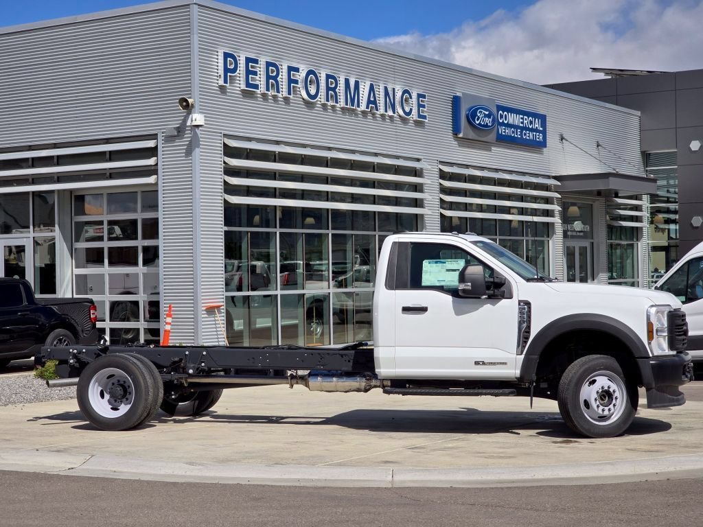 2025 Ford F-550 Super Duty Chassis Cab XL - Photo 25