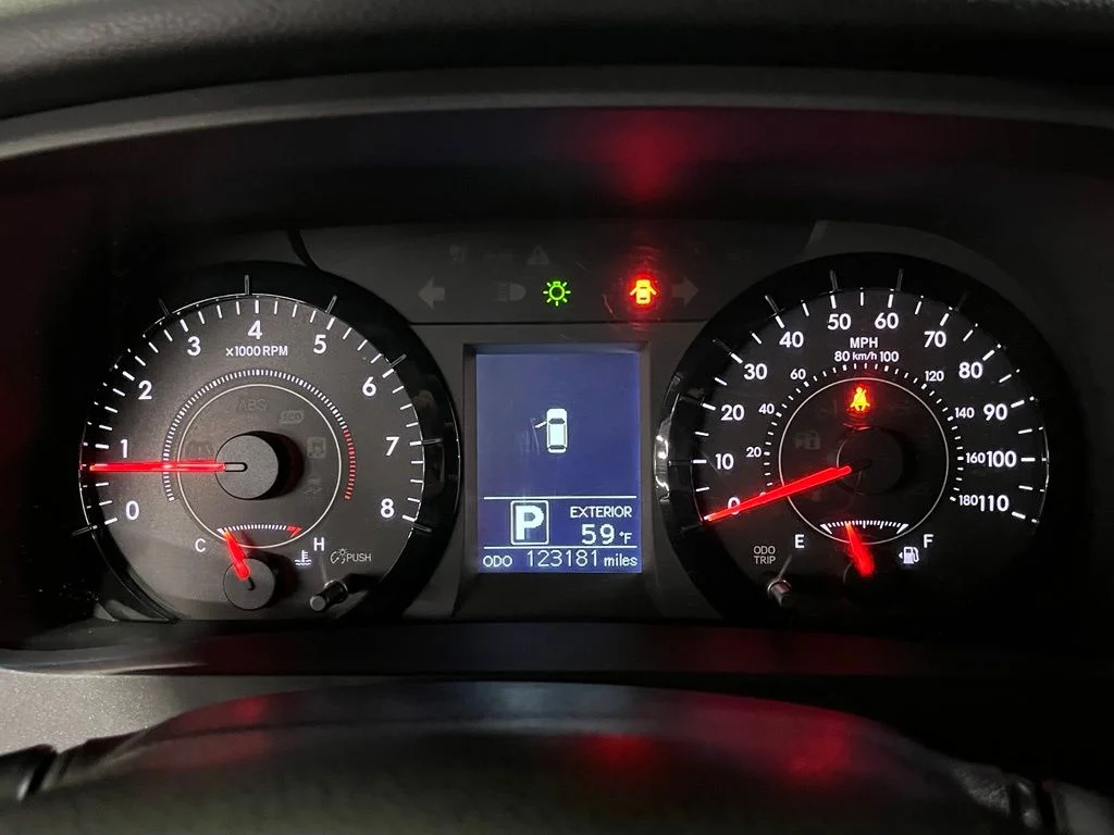 Used 2015 Blue Toyota LE image 22