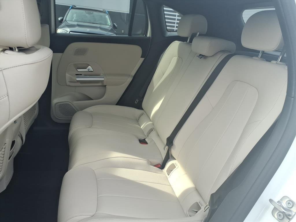 Used 2026 Polar White Mercedes-Benz GLA 250 image 7