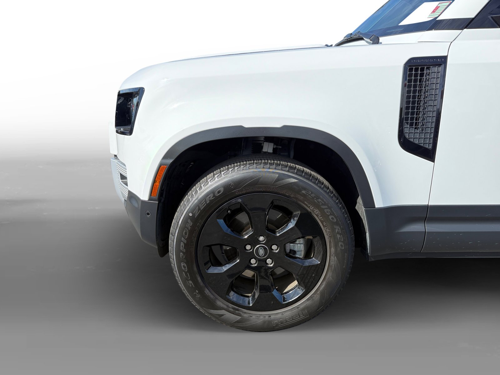 Used 2024 Fuji White Land Rover S image 9